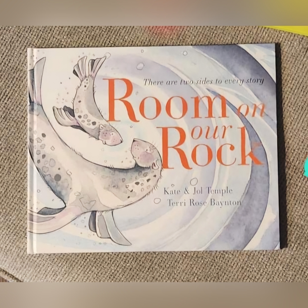 🌸 3/$25 🌸 Room on my Rock